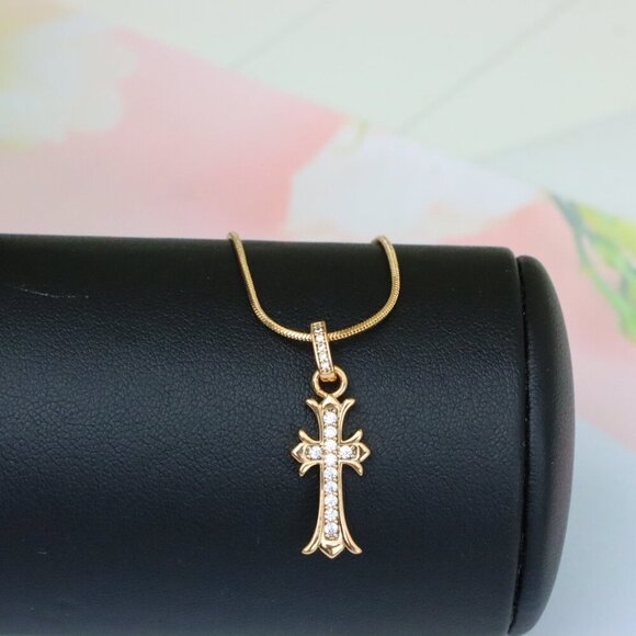 "Elegant Rose Gold Cross Pendant with Sparkling Accents, XPPT1629 - Picture 4 of 13